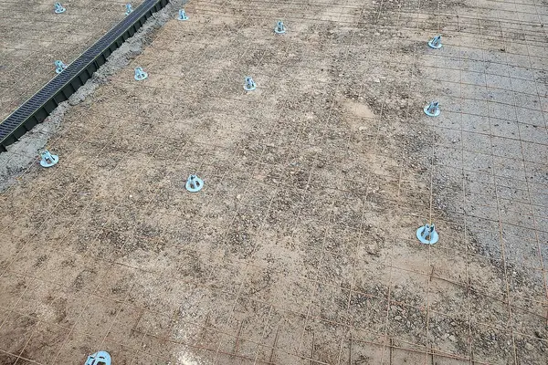 Driveway reinforcement mesh on chairs