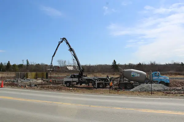 Pump truck concrete pour